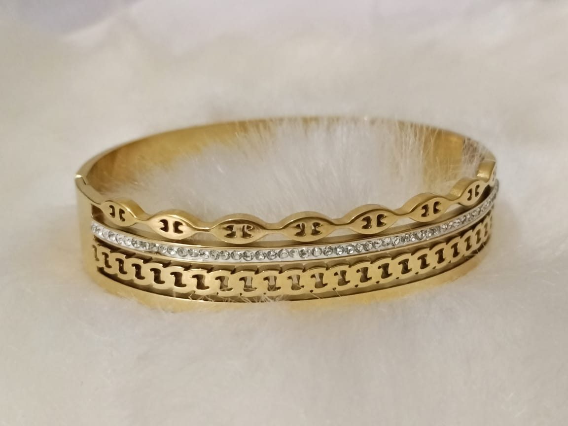Trinoraa Luxe 3-Layer Style Gold Kada