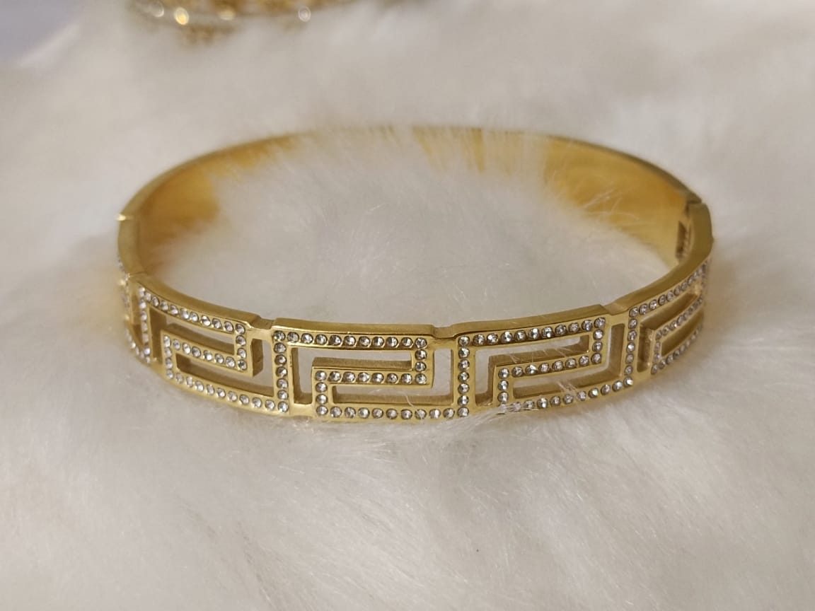 Trinoraa Greek Key Crystal Kada