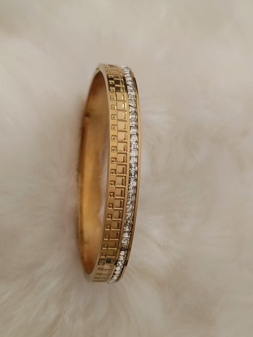 Trinoraa Quad-Line Onyx Kada